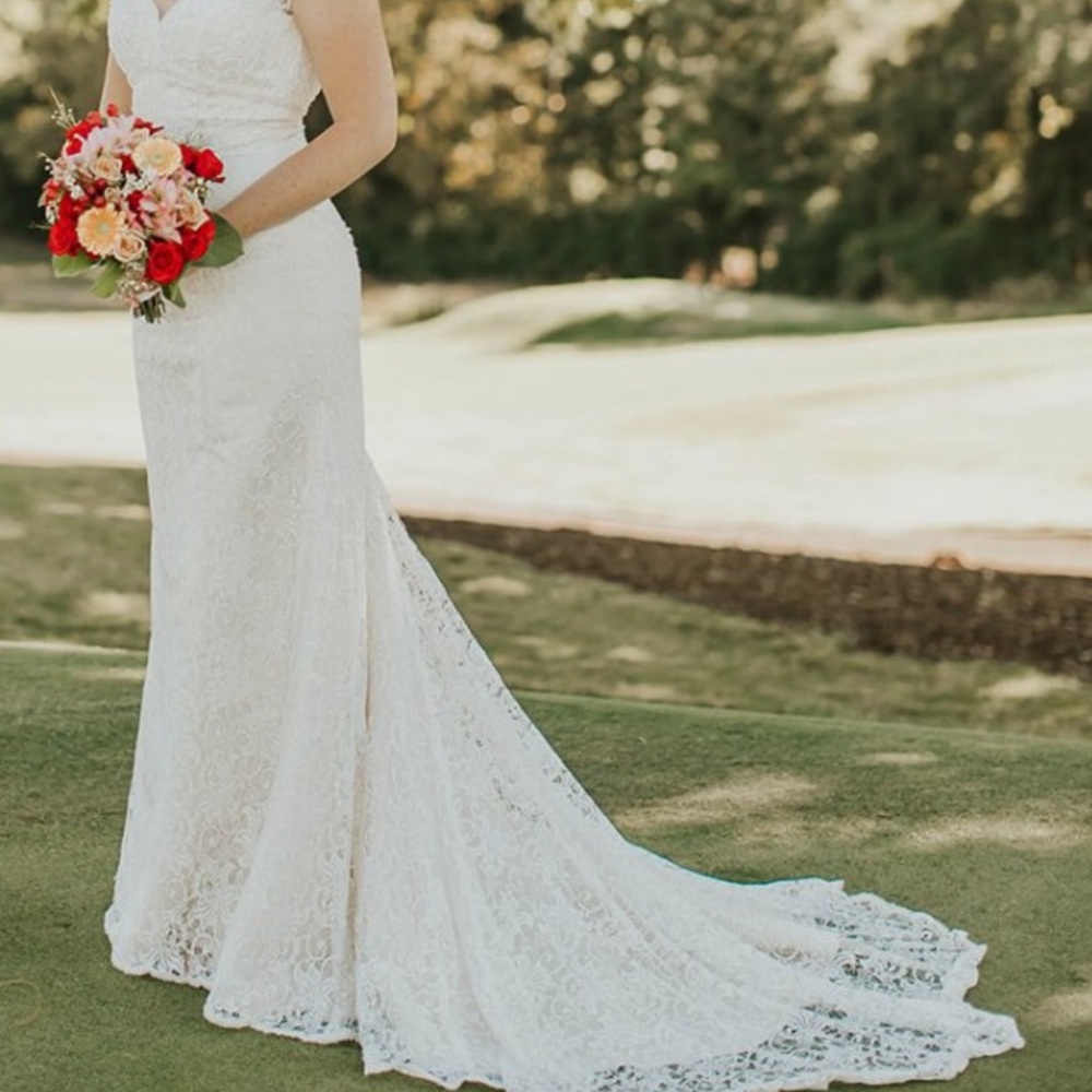 Champagne Lace Trumpet Wedding Gown